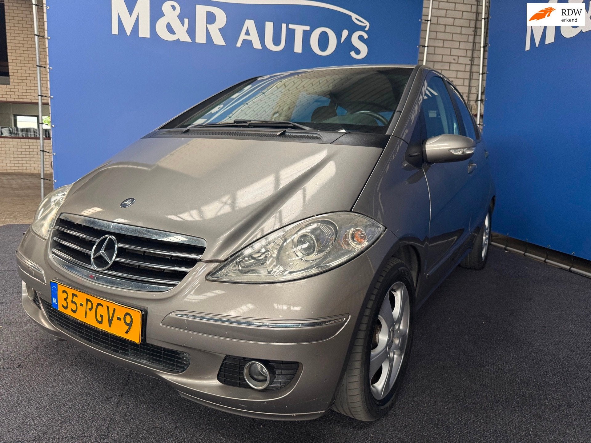 Mercedes-Benz A-klasse 200 Turbo Avantgarde Automaat Nieuwe, Auto's, Mercedes-Benz, Gebruikt, 4 cilinders, 400 kg, Leder en Stof