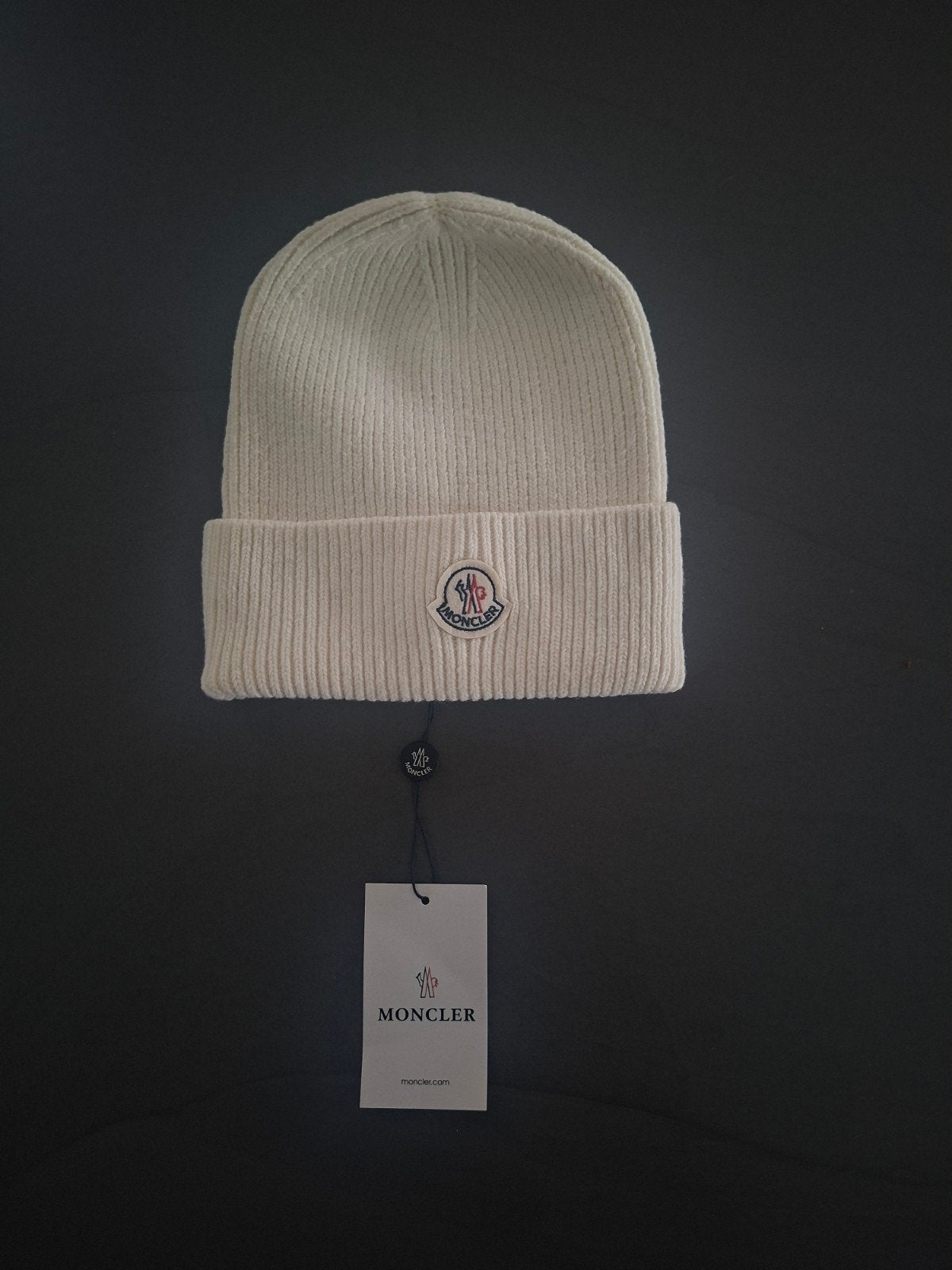 Moncler Muts - Nieuw met labels, Maat 38/40 (M), Verzenden, Moncler, Nieuw