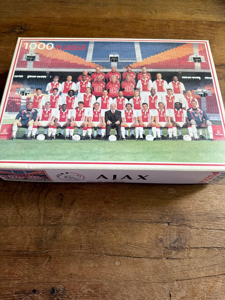 Ajax 1000 stukjes puzzel - Historisch team - compleet, Ophalen of Verzenden, 500 t/m 1500 stukjes, Gebruikt, Legpuzzel