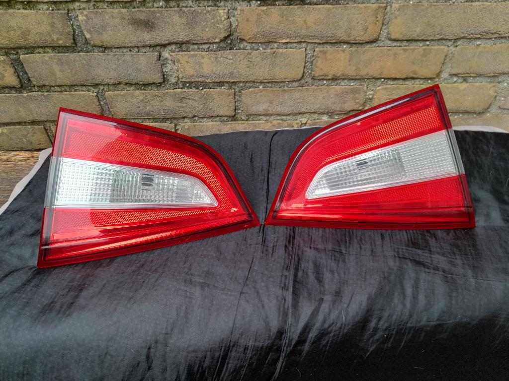 Suzuki SX4/S-Cross - Reflectoren Li+Re Achterklep Set € 25,-, Auto diversen, Overige Auto diversen, Verzenden