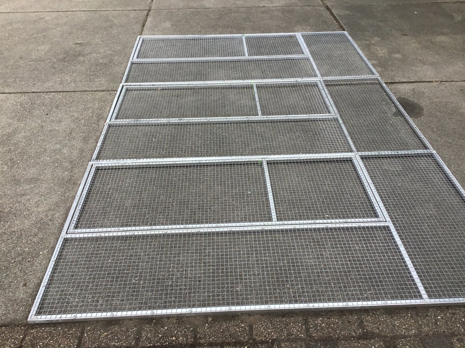 3 panelen met deur papegaaien gaas, Dieren en Toebehoren, Ophalen of Verzenden, Zo goed als nieuw, Aluminium, Volière