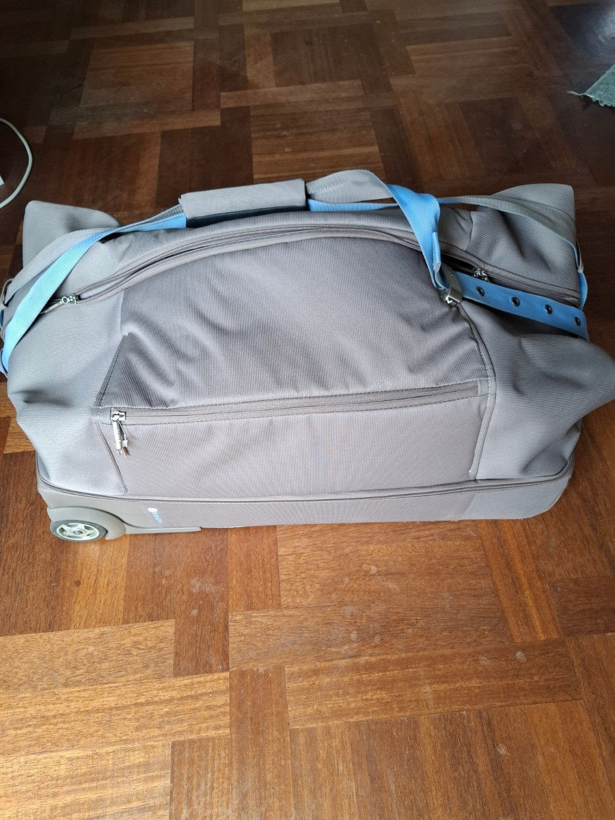 Grote tas/koffer Delsey 100 liter beige, 45 tot 55 cm, Zo goed als nieuw, 70 cm of meer, Zacht kunststof