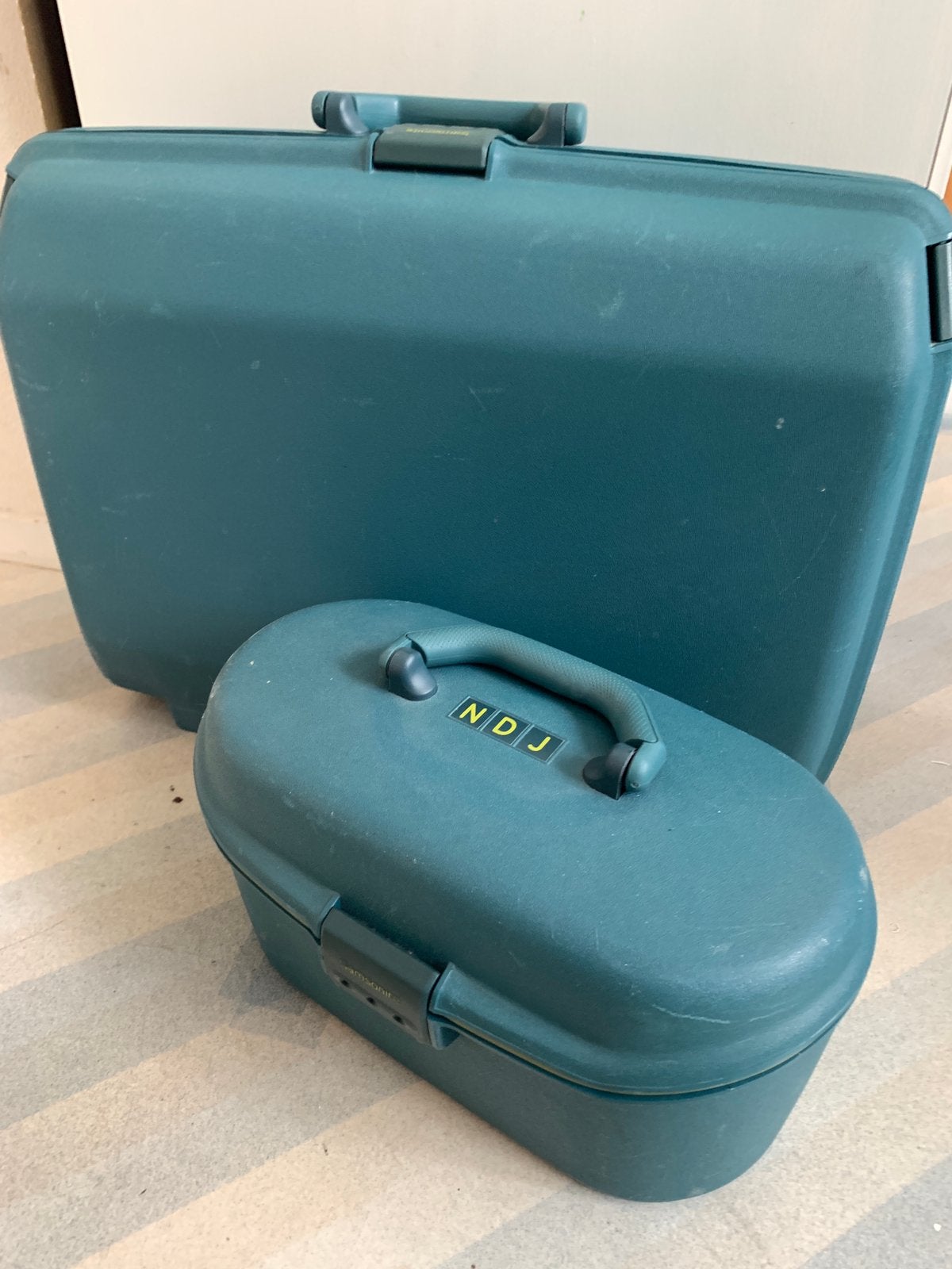 Kleine samsonite koffer met beautycase, Sieraden, Tassen en Uiterlijk, Koffers, Ophalen, Gebruikt, Hard kunststof, Slot
