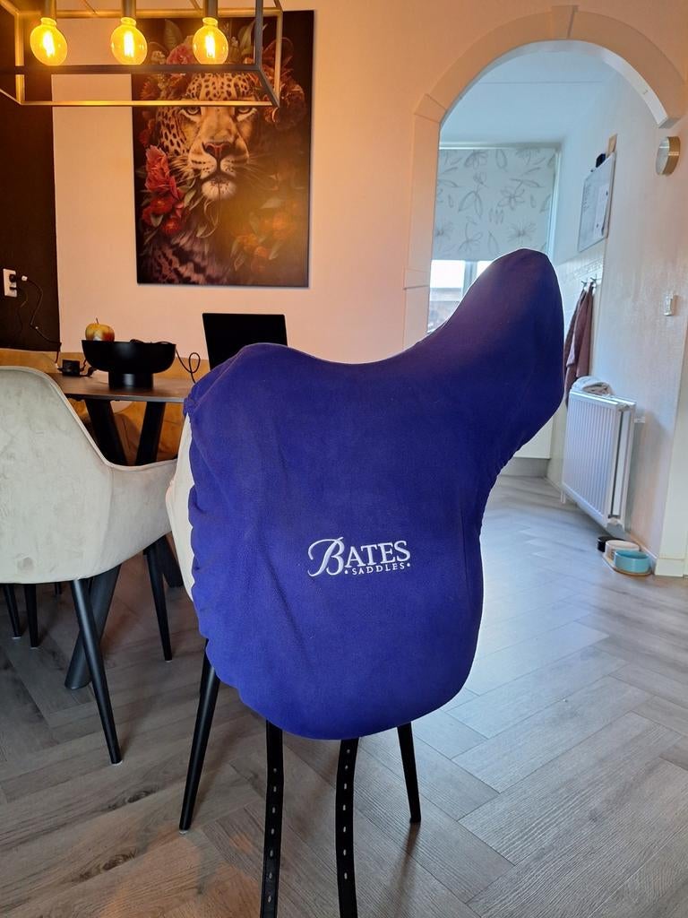 ZGAN Bates Innova Mono dressuur zadel, Dieren en Toebehoren, Paarden en Pony's | Zadels, Ophalen, Zo goed als nieuw, Dressuur