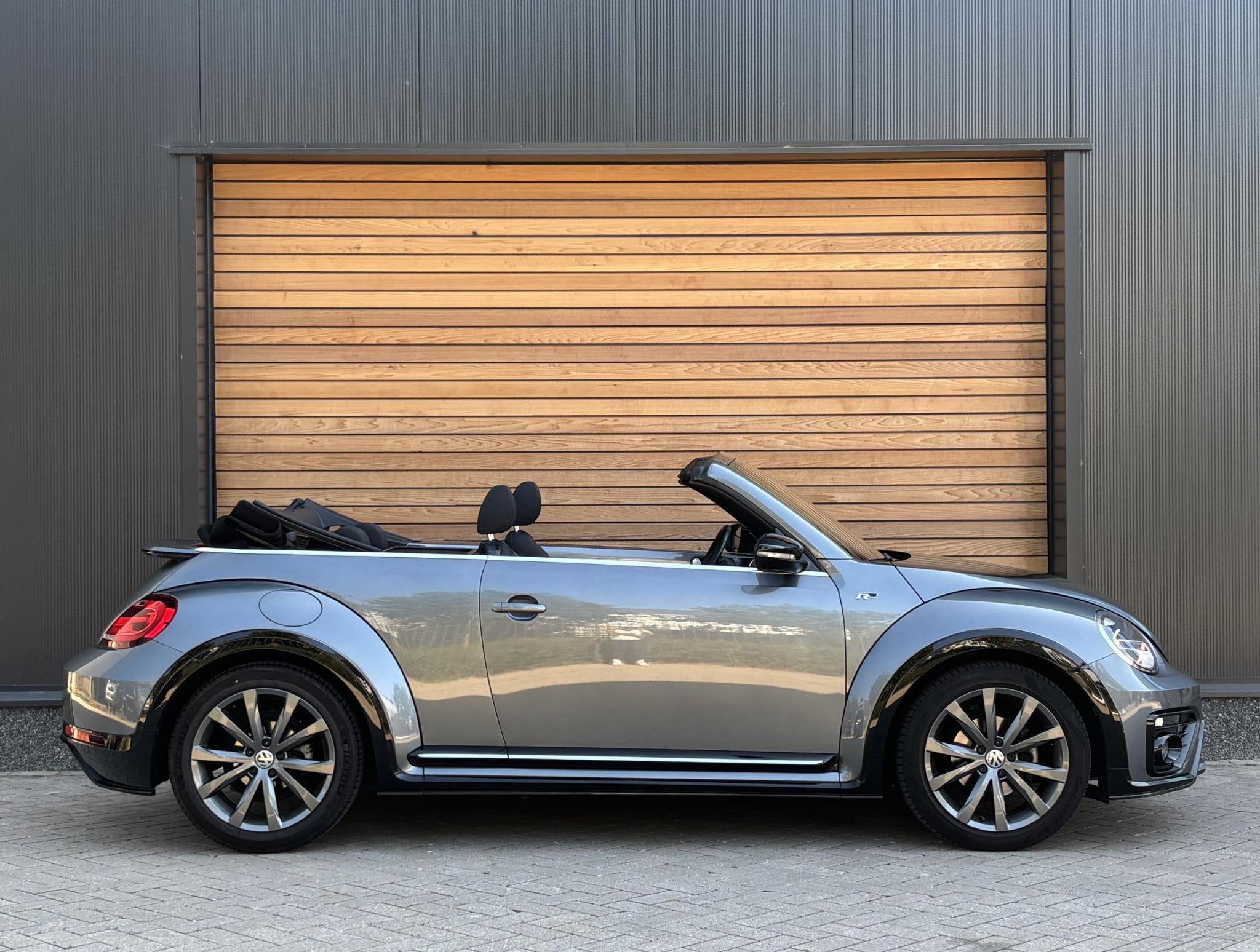 Volkswagen Beetle Cabriolet 1.4 TSI Dune R-line FENDER-AUDIO, Auto's, Stof, Gebruikt, 4 stoelen, Automatische klimaatregeling
