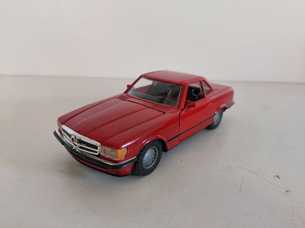 NZG 284 Mercedes-Benz 300-420-500SL rood (1), Ophalen of Verzenden, Zo goed als nieuw, Auto, Overige merken