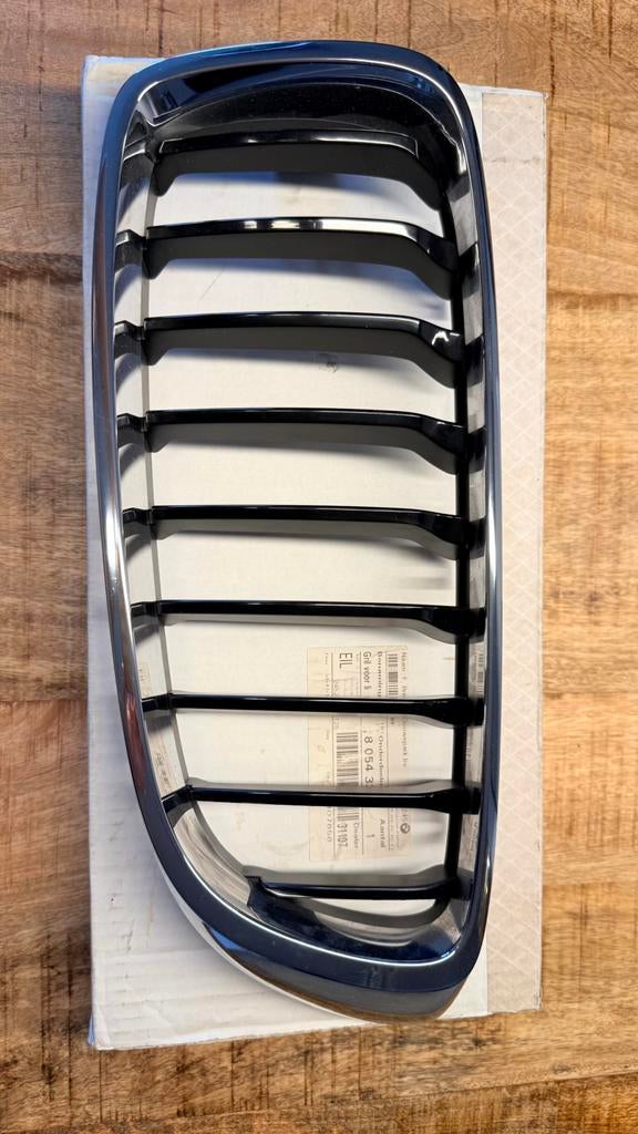 Te koop Rechter Grill deel BMW 4 serie F32 (Bj 2013-2020), Ophalen, Gebruikt, Voor, Bumper