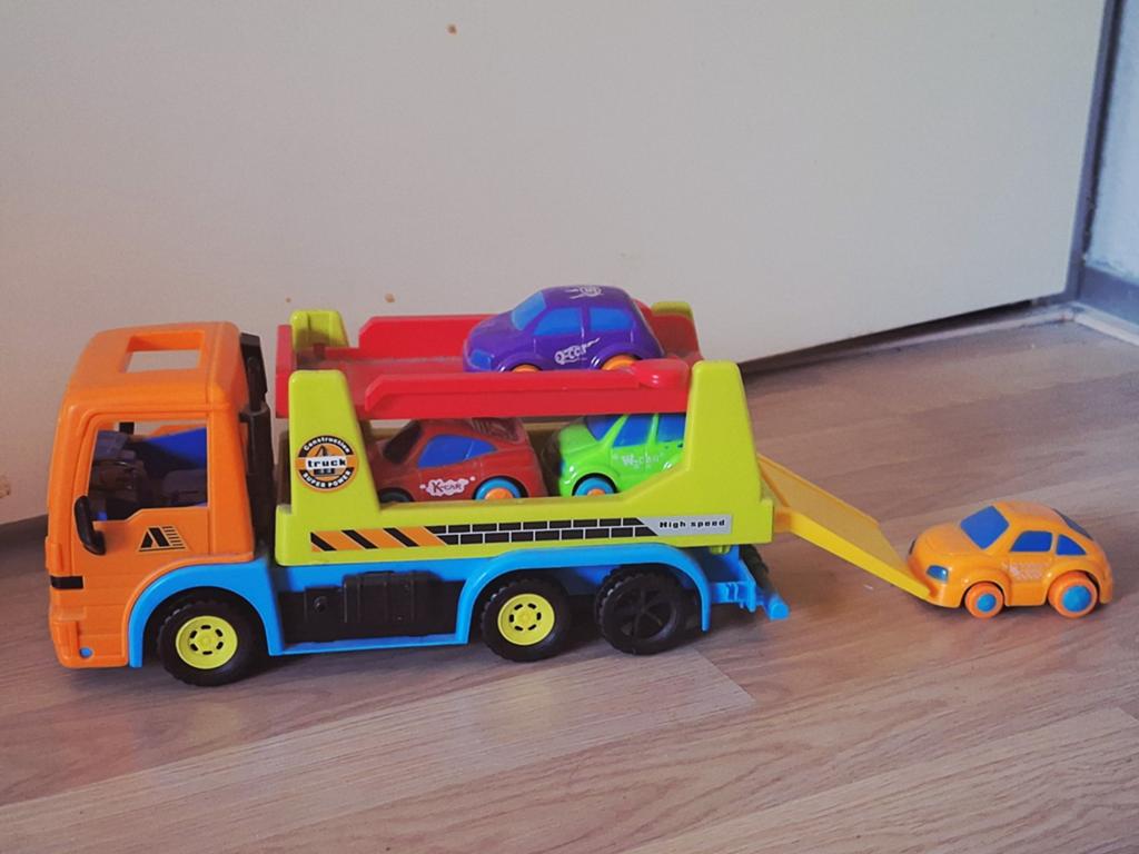 Vrachtwagen Truck met 4 auto's, Ophalen of Verzenden, Zo goed als nieuw