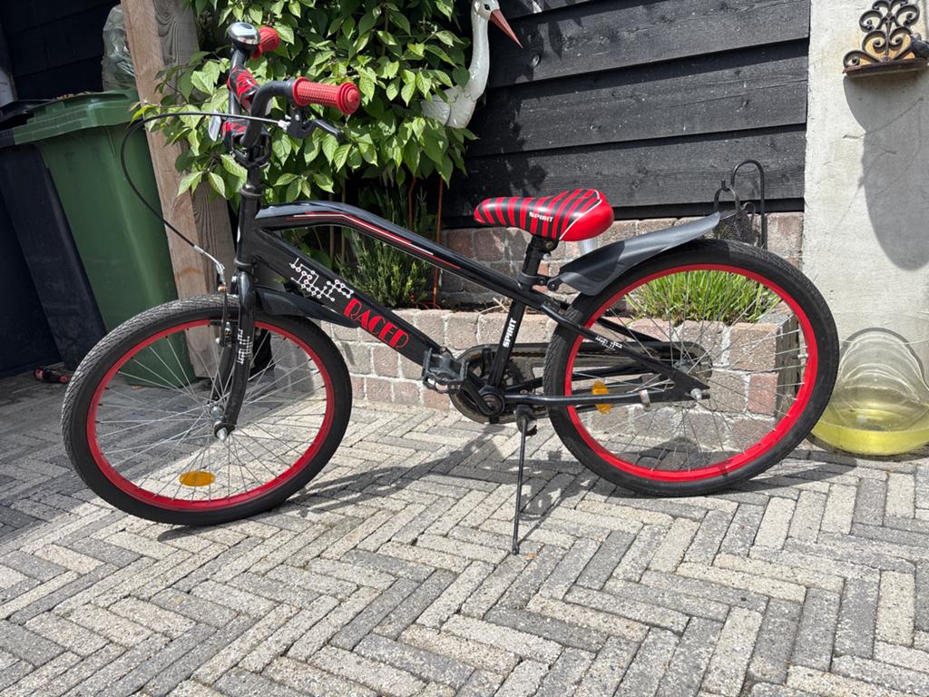Spirit Racer kinderfiets 22 inch - Zwart/Rood, Ophalen, Gebruikt, Velgrem, 20 inch of meer