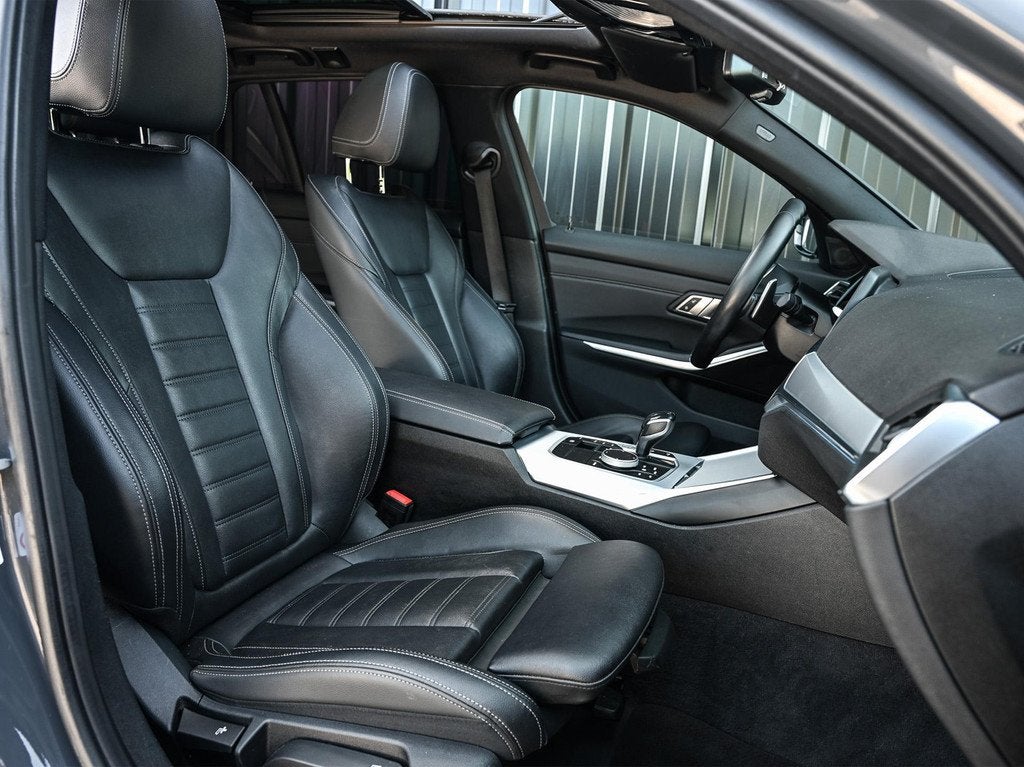 BMW 3-serie Touring 330e High Executive | M-Sport | Panorama, Auto's, BMW, 1998 cc, Achterwielaandrijving, Gebruikt, 4 cilinders