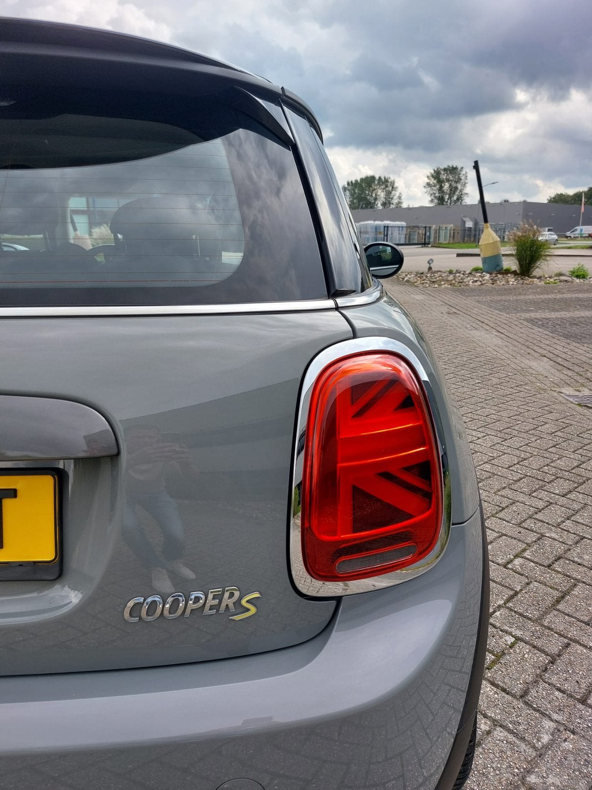 Foto 3 van Mini 3-deurs Electric 33 kWh (184pk) Aut 2021 Moonwalk Grey