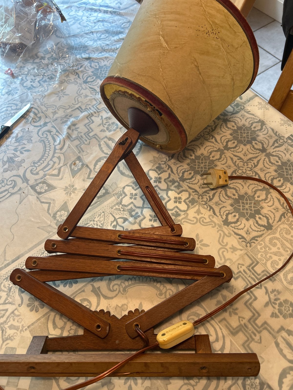 Vintage houten schaarlamp met papieren kap, Ophalen