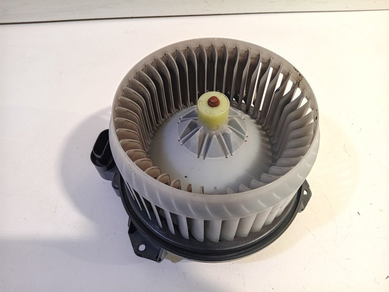 Kachel ventilator motor Toyota Yaris, Onderdelen@venauto.nl, Van der Ven Autorecycling B.V., Gebruikt, Ettenseweg 76, 4706 PB Roosendaal, The Netherlands