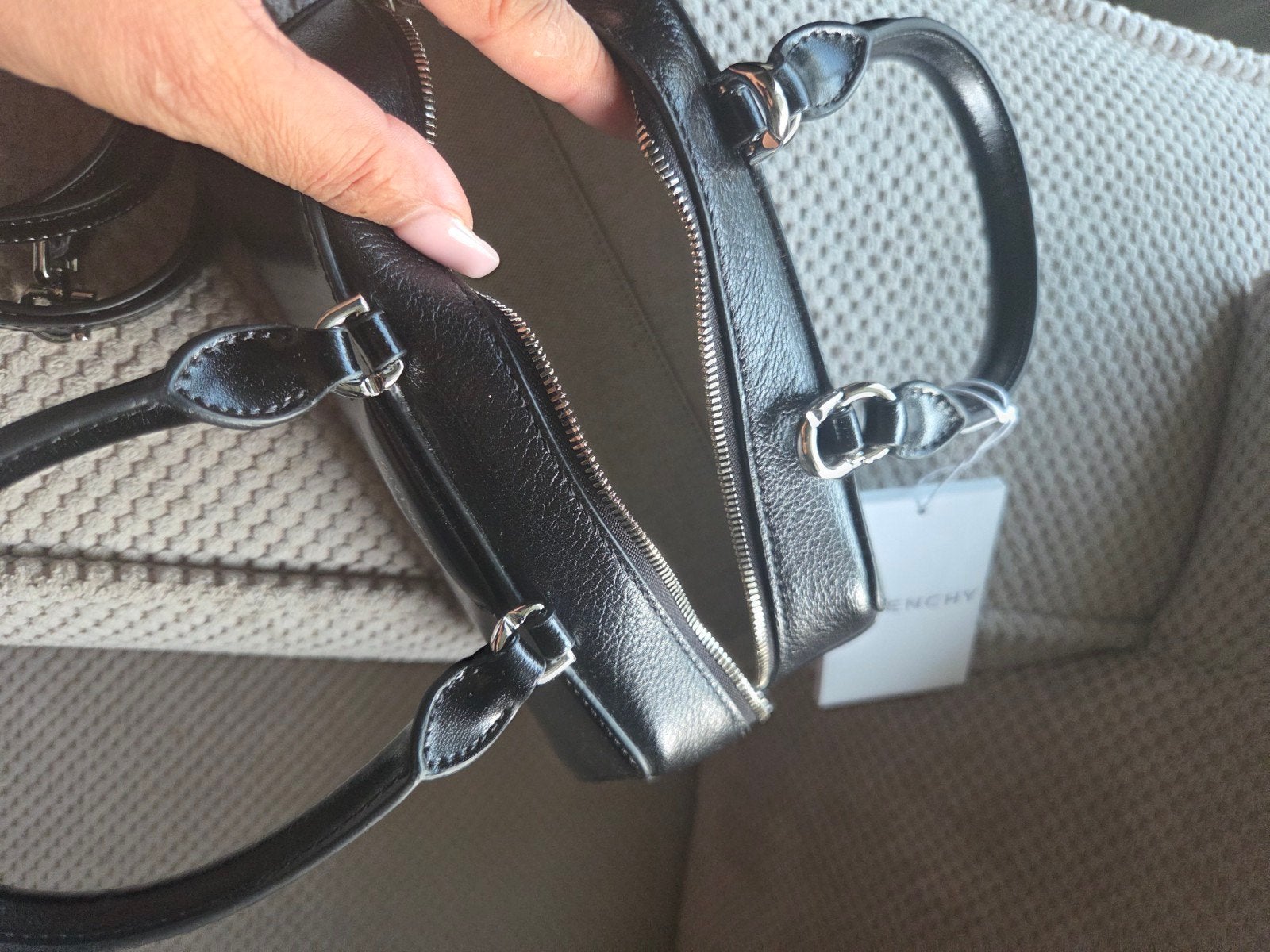 Nieuwe Givenchy Antigona Mini Handtas Zwart Leer, Sieraden, Tassen en Uiterlijk, Tassen | Damestassen, Ophalen of Verzenden, Nieuw