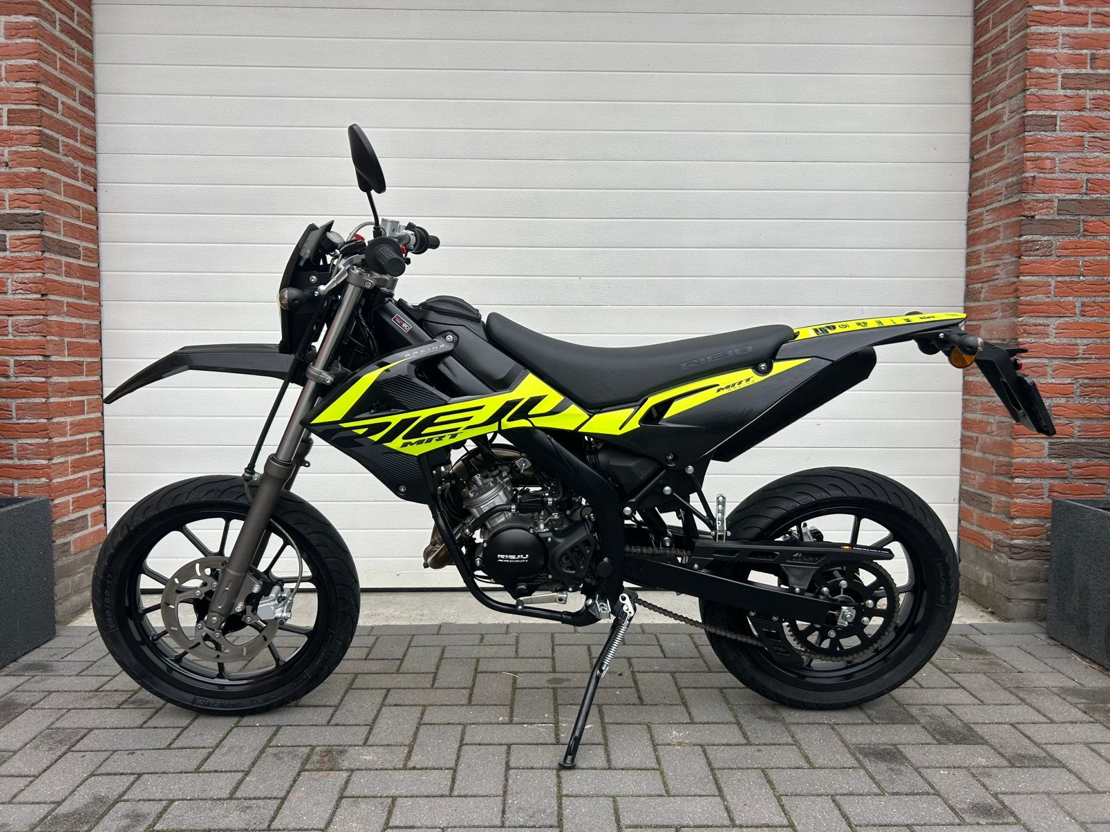 Rieju MRT 50 SM – 2025 – Black/Fluor – NIEUWSTAAT, Ophalen, Zo goed als nieuw, Overige typen