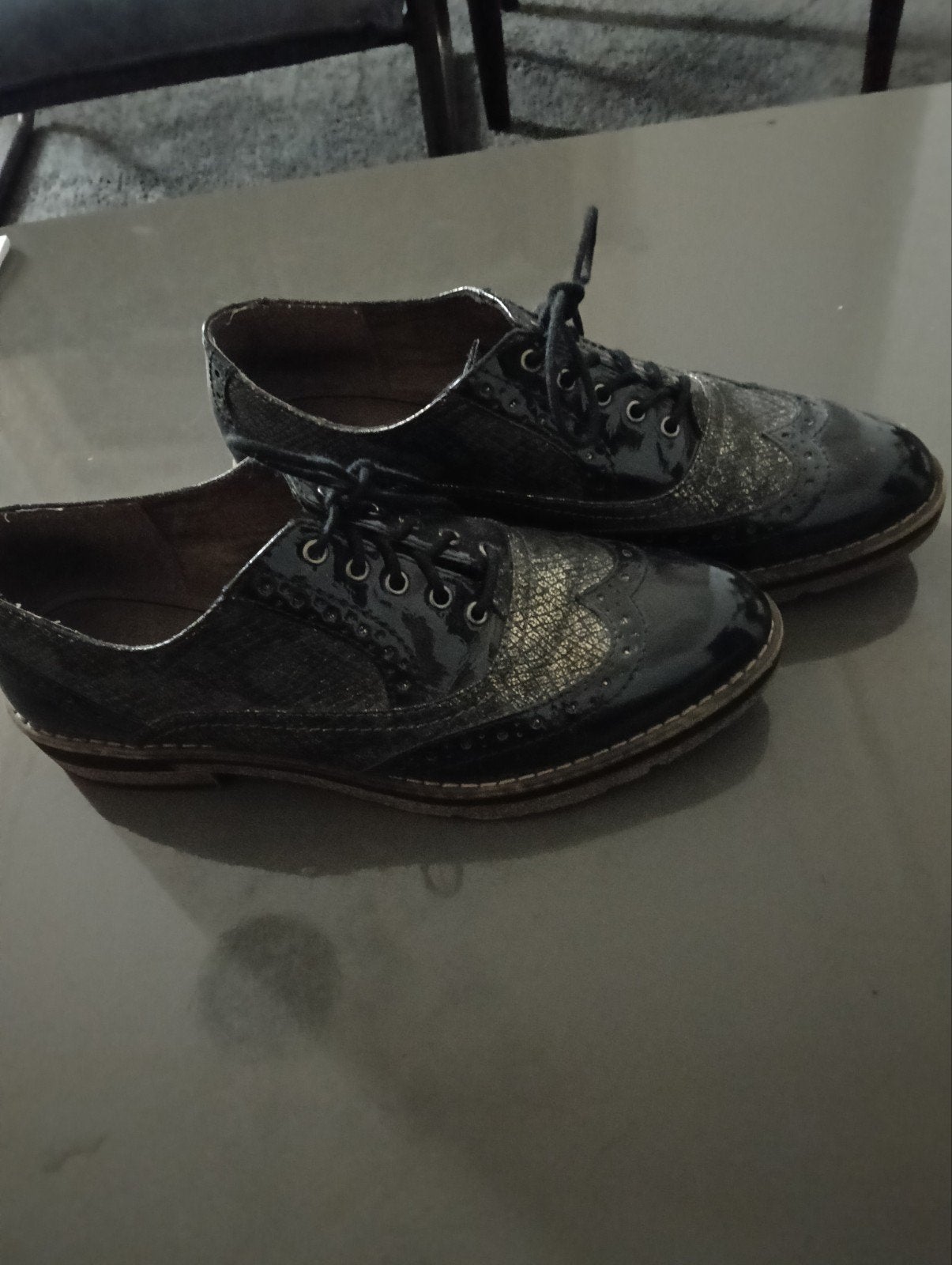 Tamaris Brogues Zwart/Goud Maat 40, Kleding | Dames, Schoenen, Tamaris, Schoenen met lage hakken, Zwart, Ophalen of Verzenden