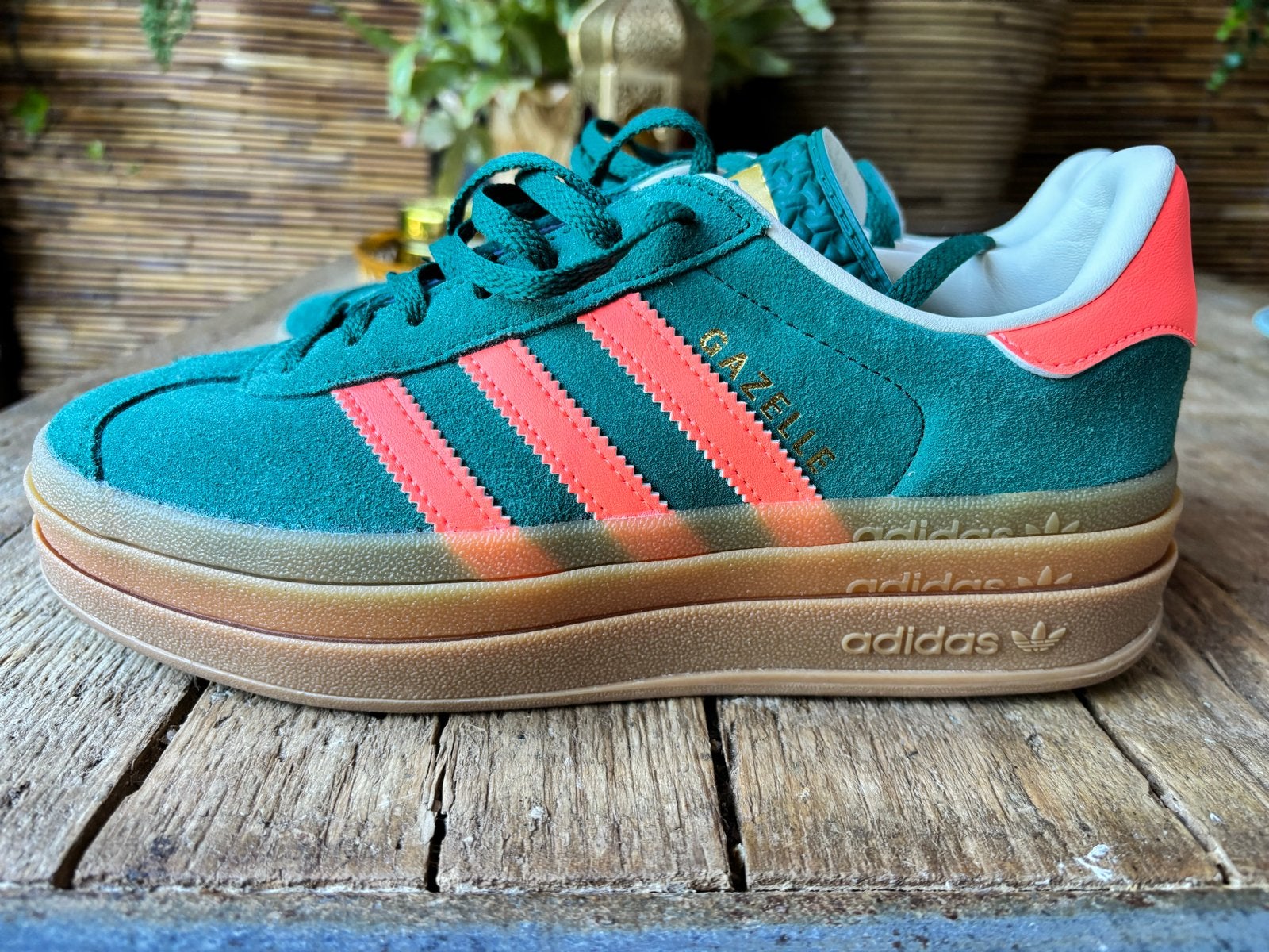 Adidas Bold Gazelle - Groen met Koraalrood, Verzenden, Zo goed als nieuw, Groen, Sneakers of Gympen