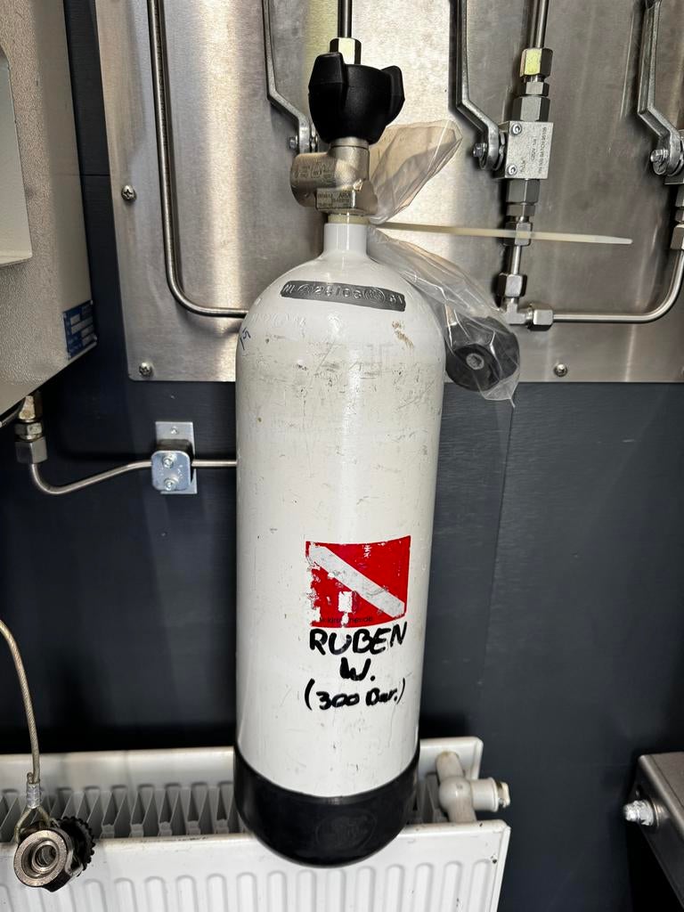 5 liter 300 bar duikfles - Nieuwe kraan, gekeurd t/m 2031, Watersport en Boten, Duiken, Ophalen, Gebruikt, Duikfles