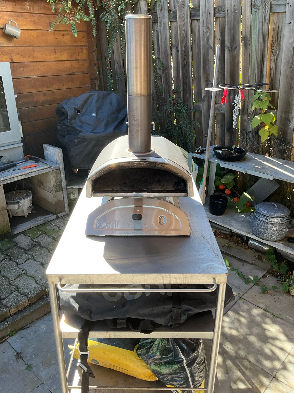Ooni pizzaoven met onderstel hoes en pallet korrels, Ophalen, Gebruikt