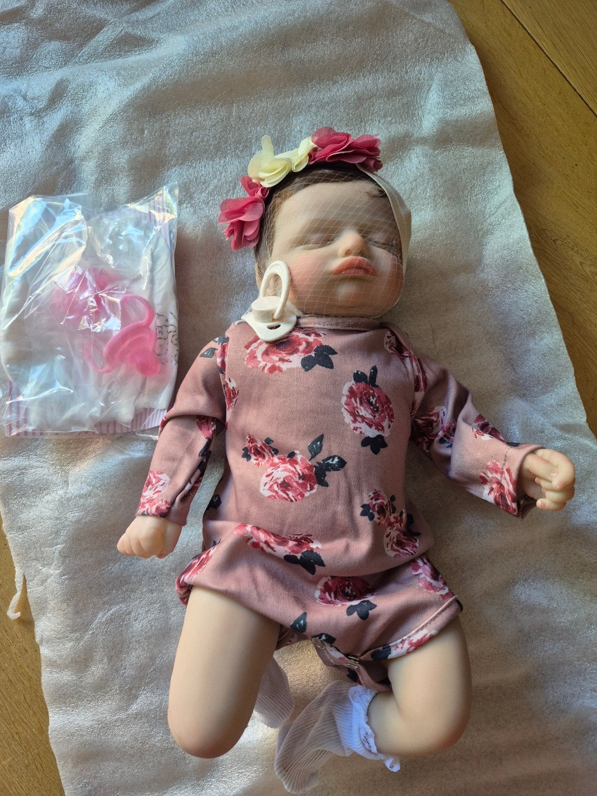 Levens echte pop Lonian incl. accessoires, Kinderen en Baby's, Speelgoed | Poppen, Ophalen of Verzenden, Nieuw, Babypop