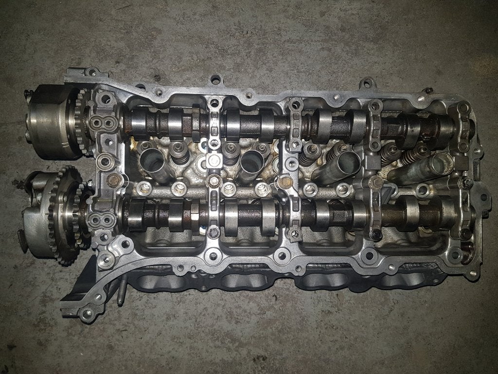 Cilinderkop-rechts Toyota Tundra 5.7 V8 32V VVT-I 2010, Ophalen of Verzenden