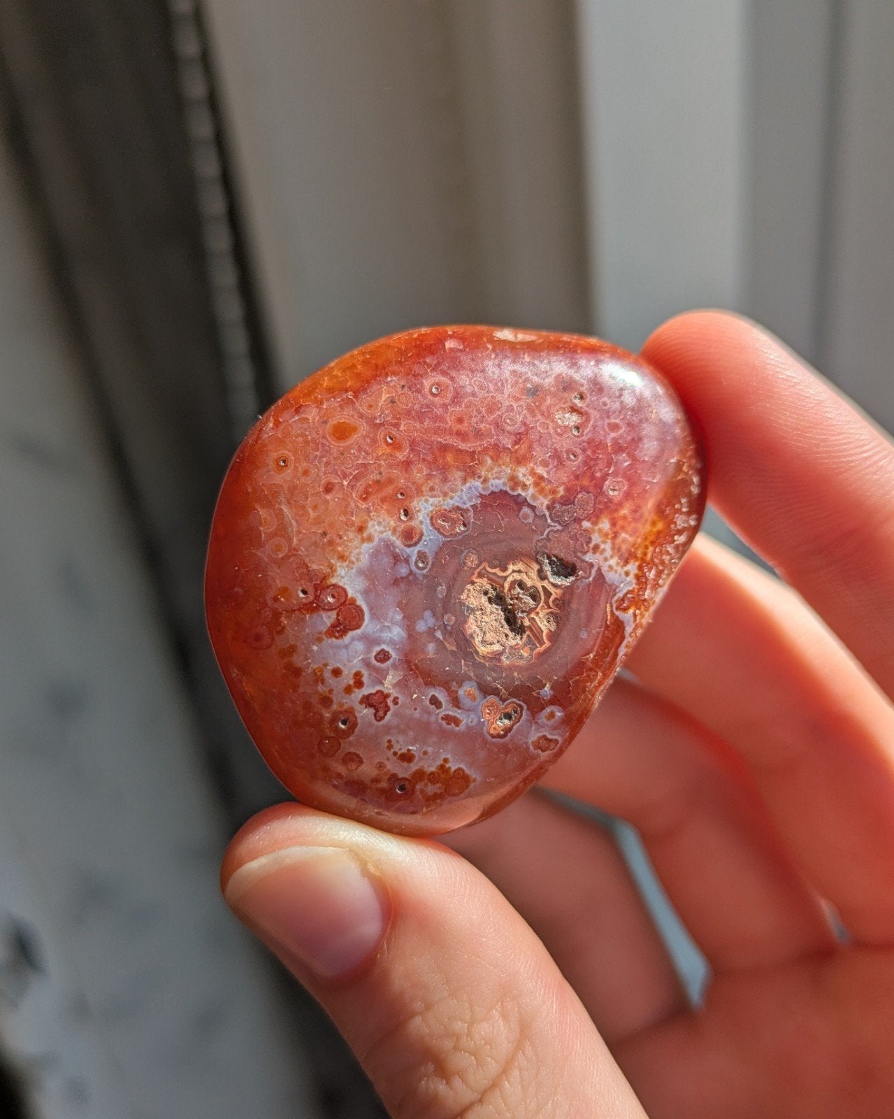 Carneool palmsteen / carnelian palm stone, Verzamelen, Ophalen of Verzenden, Mineraal