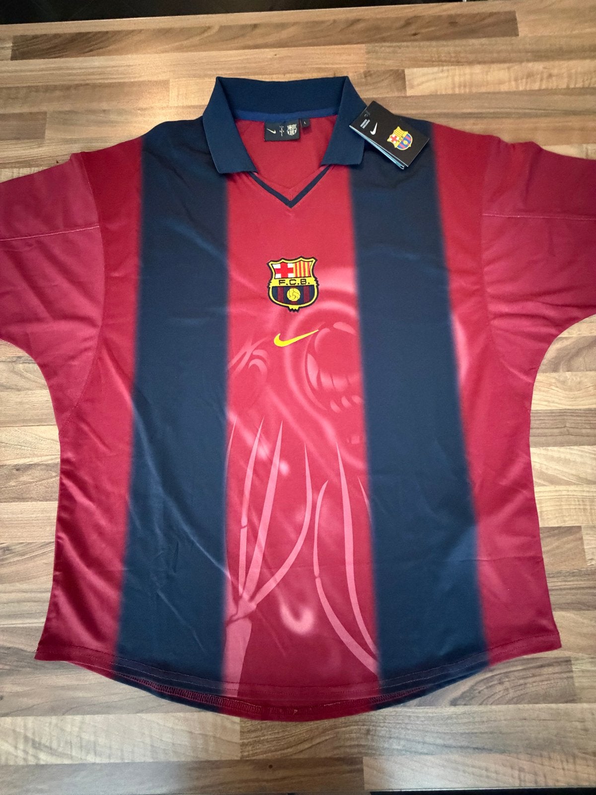 FC Barcelona x Travis Scott voetbalshirt - Maat L, Ophalen of Verzenden, Nieuw, Maat 52/54 (L), Rood
