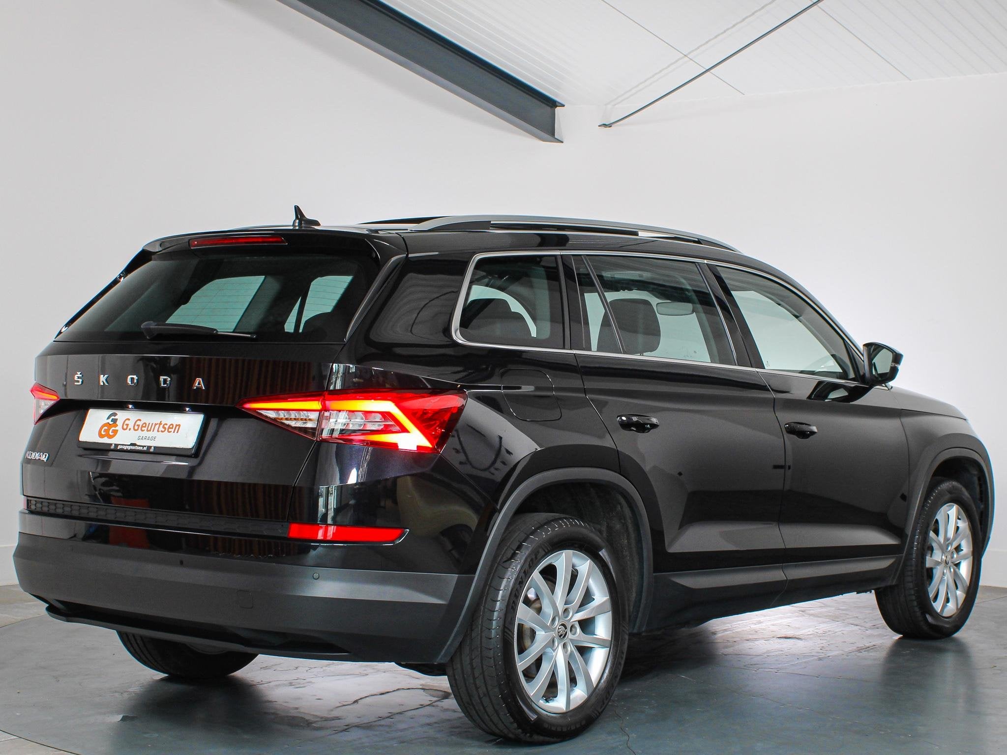 Skoda Kodiaq 1.5 TSI Business Edition Plus 7-Persoons, Panor, 4 cilinders, 150 pk, Zwart, Bedrijf