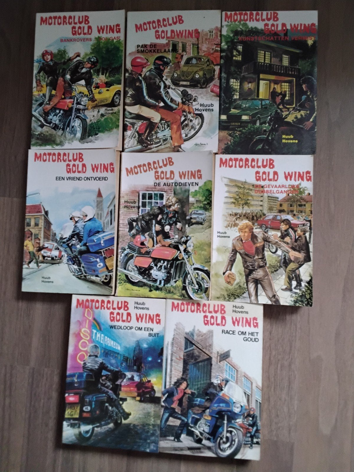 Motorclub Goldwing Huub Hovens 8 delen, Boeken, Ophalen of Verzenden, Gelezen, Huub Hovens, Fictie