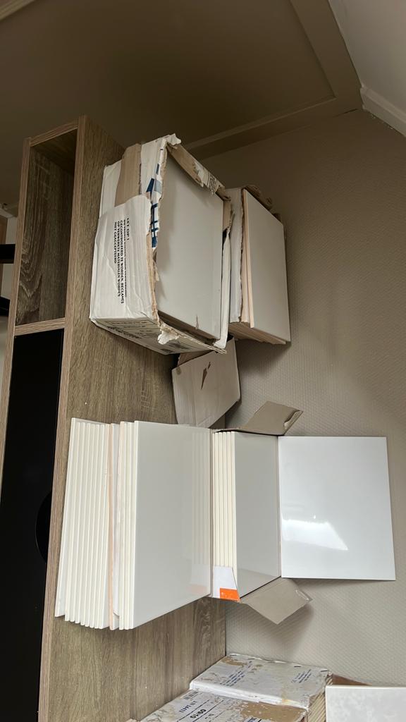 Tegels, Ophalen, Zo goed als nieuw, Doos, Minder dan 35 cm