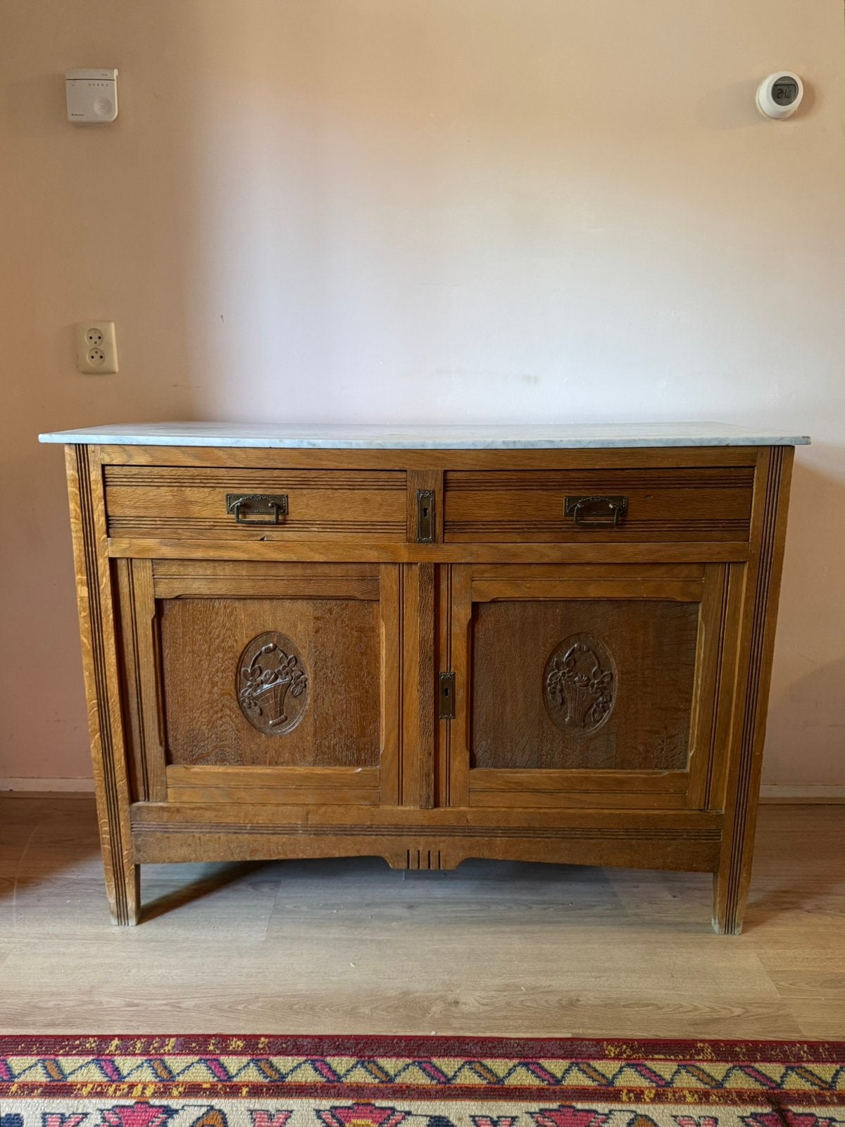 Antieke eikenhouten dressoir met Carrara marmer, Ophalen, 100 tot 150 cm, Eikenhout, Zo goed als nieuw