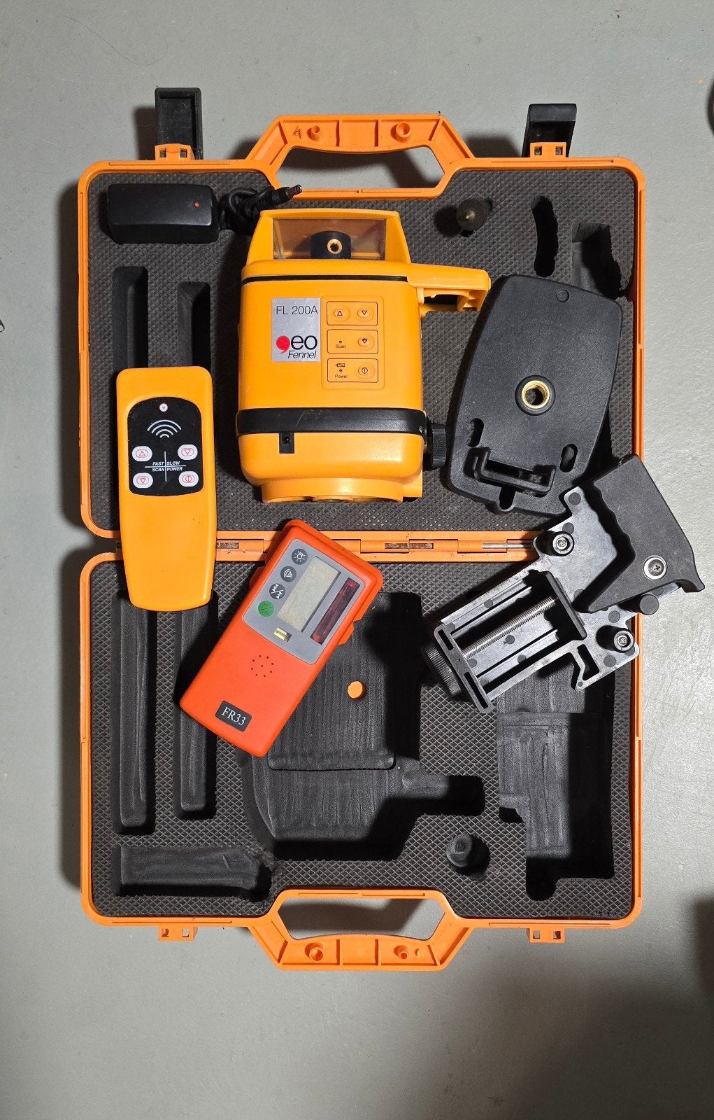 Geo Fennel FL 200A Roterende Laser met Ontvanger FR33, Ophalen of Verzenden