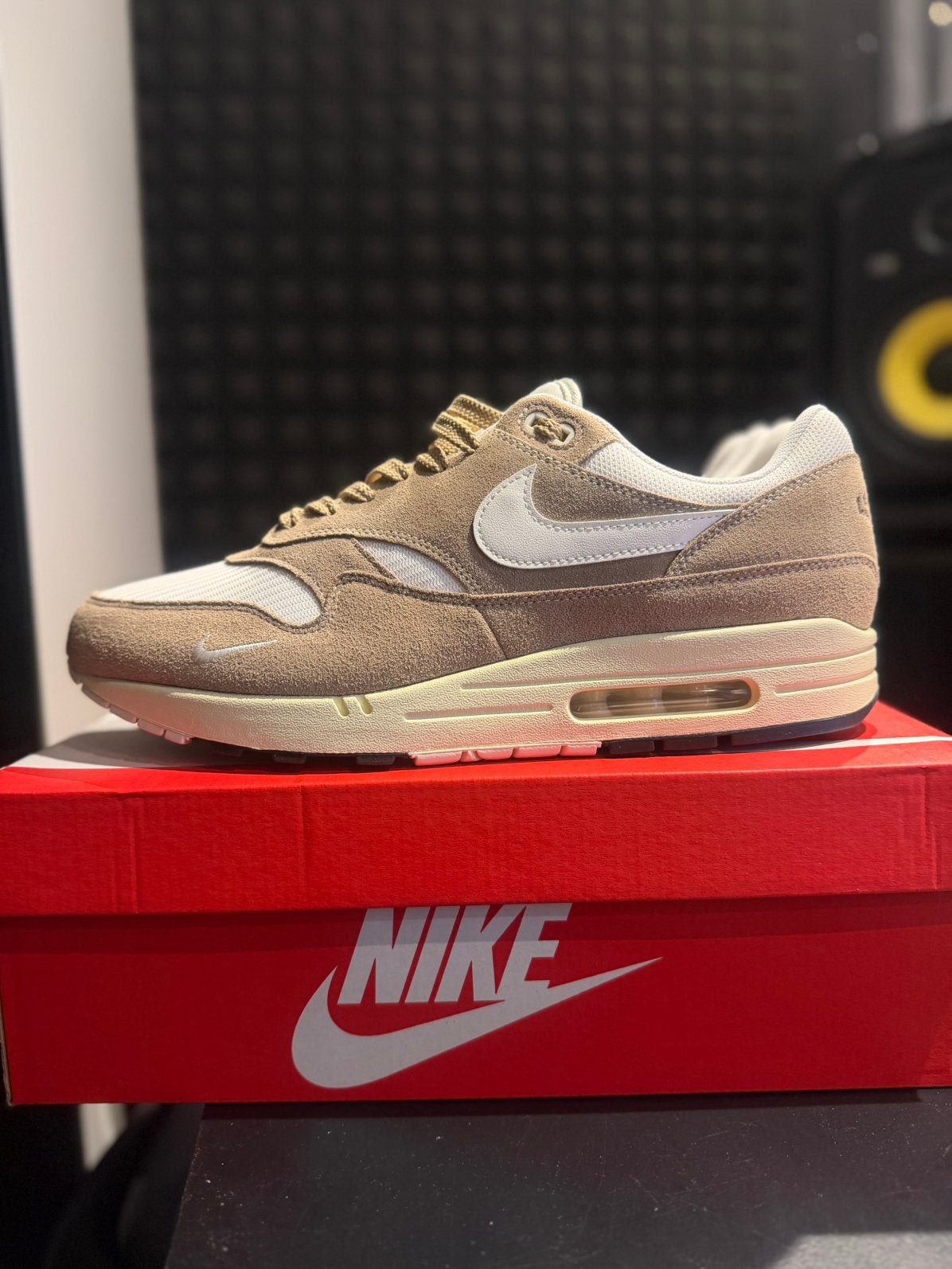 Nike Air Max 1 - EU 47,5, Kleding | Heren, Schoenen, Ophalen of Verzenden, Zo goed als nieuw, Overige kleuren