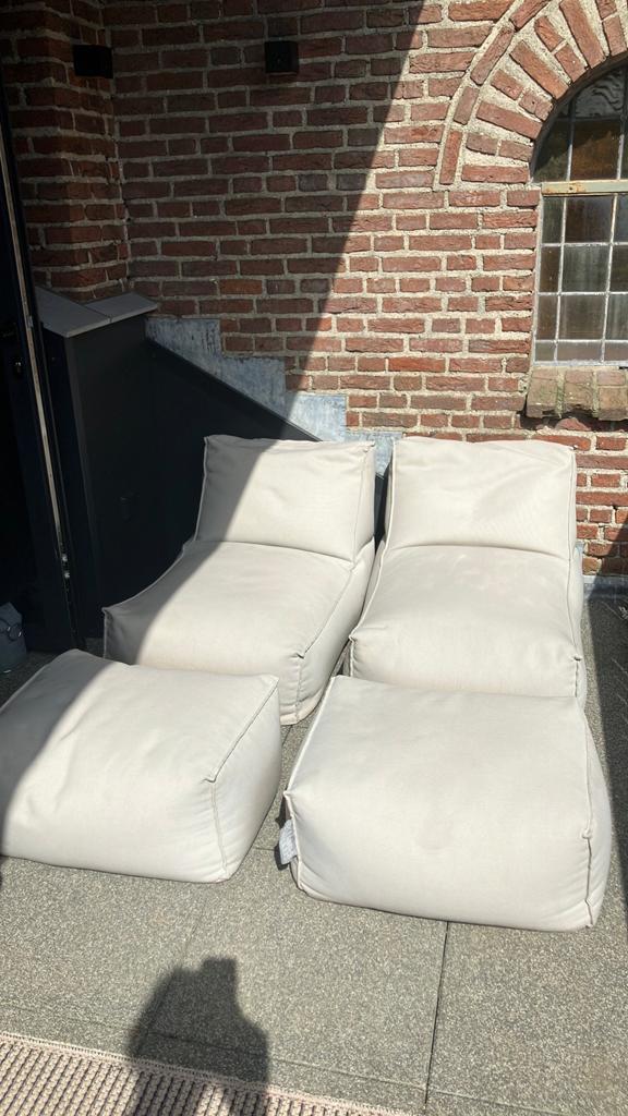 Twee zitzak stoelen met poef, Tuin en Terras, Ligbedden, Ophalen, Gebruikt