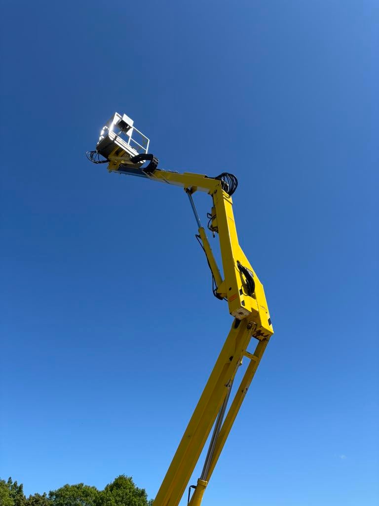 Aanhangbare hoogwerker knikarmhoogwerker, Zakelijke goederen, Machines en Bouw | Liften, Steigers en Ladders, Ophalen of Verzenden