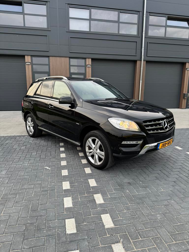 Mercedes Ml350 4MATIC 226000km schuifd trekh assistla luchtv, Auto's, Mercedes-Benz, Automaat, Zwart, Vierwielaandrijving, Particulier
