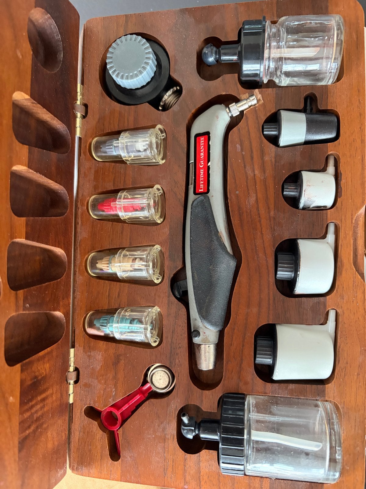 Aztek Airbrush Set in Houten Koffer, Hobby en Vrije tijd, Ophalen of Verzenden, Zo goed als nieuw, Airbrush en Toebehoren