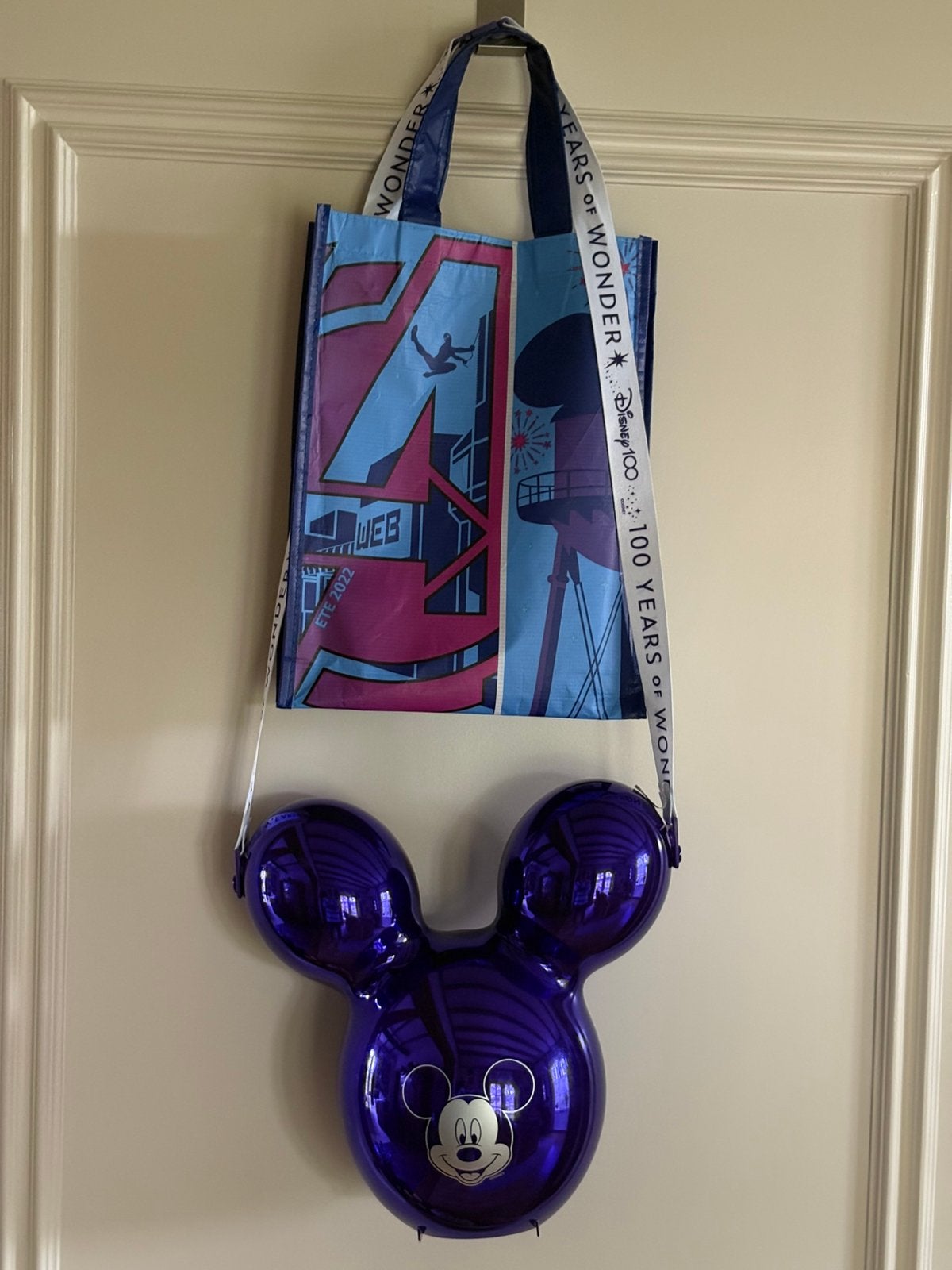 Paarse Mickey Mouse Popcornemmer., Ophalen of Verzenden, Mickey Mouse, Zo goed als nieuw, Beeldje of Figuurtje