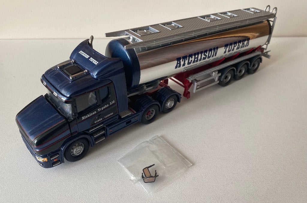 Corgi -Scania 124 L 420 Torpedo Atchison Tanker Topeka Ltd, Ophalen of Verzenden, Zo goed als nieuw, Bus of Vrachtwagen, Corgi