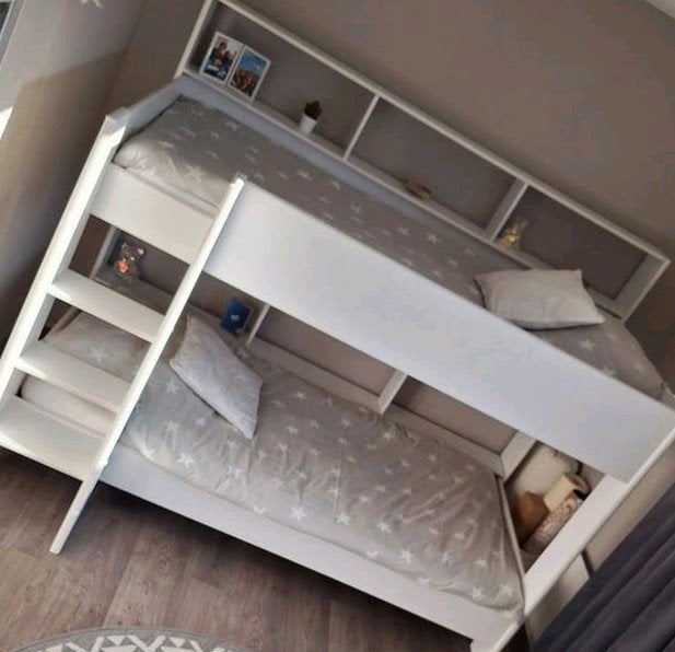 Mooi wit houten stapelbed 'Leo' incl 2 nieuwe matrassen, Ophalen, Nieuw, Tweepersoons, Stapelbed