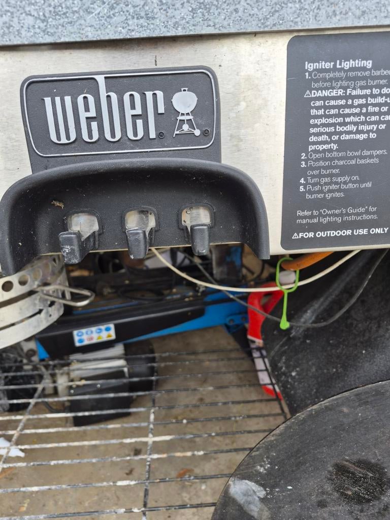 Weber kolen BBQ met zijtafel en veel extra's! - Gebruikt, Ophalen of Verzenden, Gebruikt, Weber