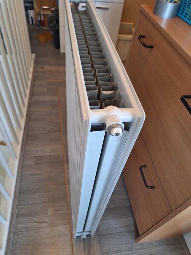 Radiator, Doe-het-zelf en Verbouw, Verwarming en Radiatoren, 30 tot 80 cm, Radiator, Nieuw, Minder dan 60 cm