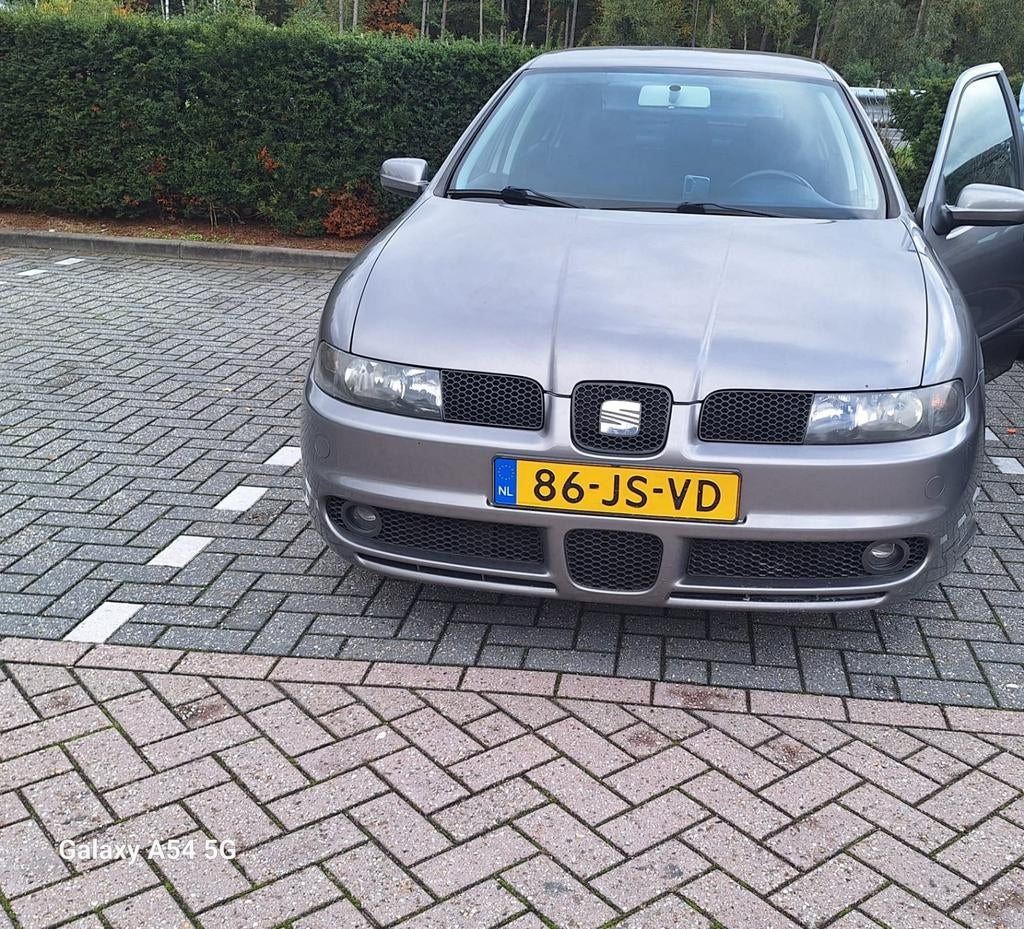 Seat leon topsport 1.8 20vt, Auto's, Seat, Voorwielaandrijving, Euro 5, Stof, Zwart