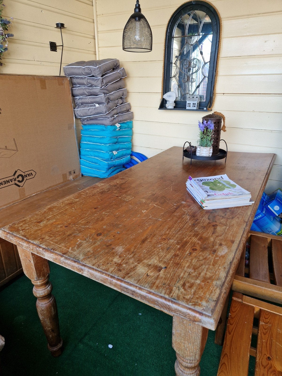 Opknappers hoek klepbank, tafel en 2 stoelen gratis afhalen, Tuin en Terras, Ophalen, Gebruikt