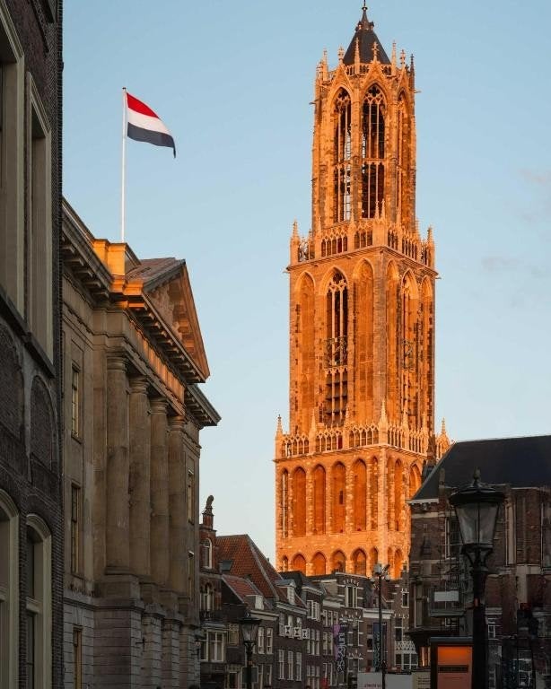Hotel + 2 tickets KamaSutrA Utrecht, Twee personen