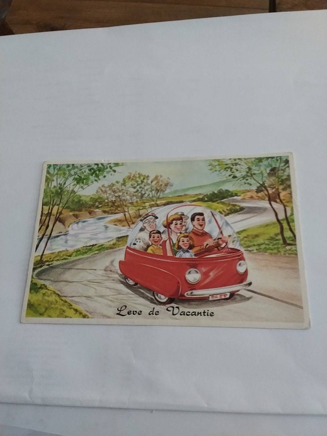 Vintage Ansichtkaart 'Leve de Vakantie' - Gezin in Auto, Verzamelen, Ansichtkaarten | Themakaarten, Ophalen of Verzenden, 1960 tot 1980