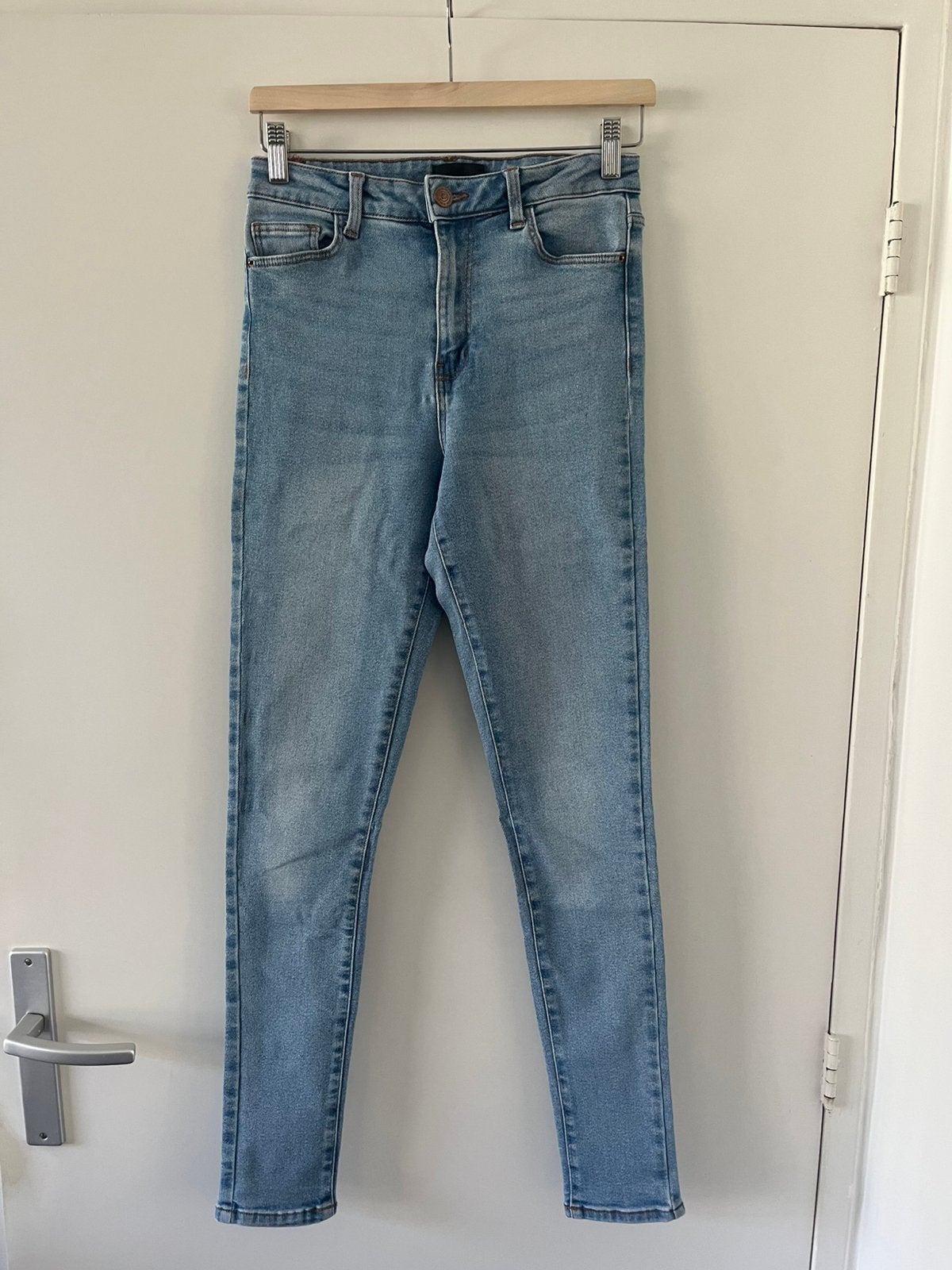 Pieces blauwe skinny jeans dames maat M / 36 / 38 - 32, Ophalen of Verzenden, Gedragen, Blauw, W28 - W29 (confectie 36)
