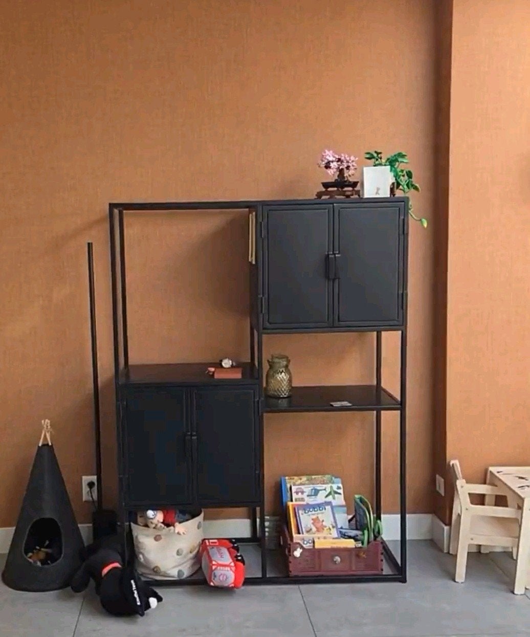 GIGA-MEUBEL industriële kast/roomdivider zwart metaal, Huis en Inrichting, Ophalen, Gebruikt