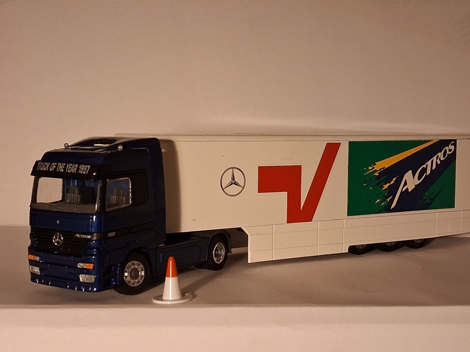 Mercedes Actros NZG 1:43, Ophalen of Verzenden, Zo goed als nieuw, Auto, NZG