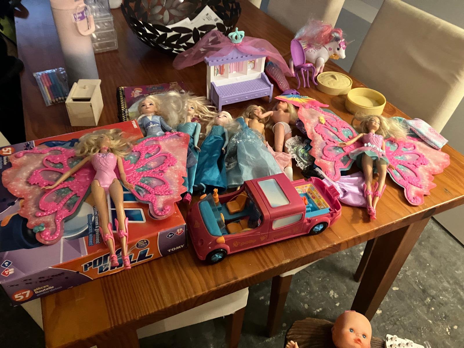 Barbie poppen, paard met stal, scooter, Ophalen, Zo goed als nieuw, Barbie